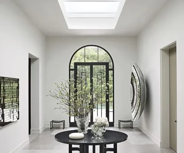 elegant+foyer+with+skylights